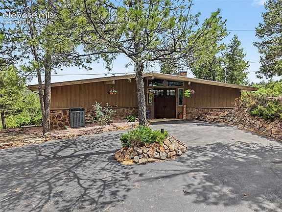 3rd image of 745 Timber Valley Rd