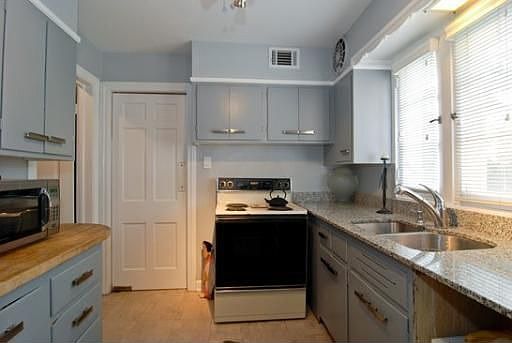 5th image of 6200 N Mandell Ave