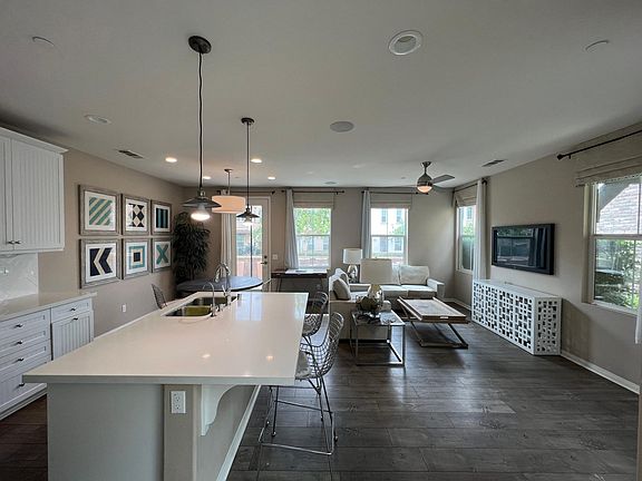 2nd image of 6922 Ivy Dr