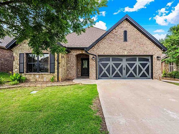 3rd image of 3603 NE Cypress Ln
