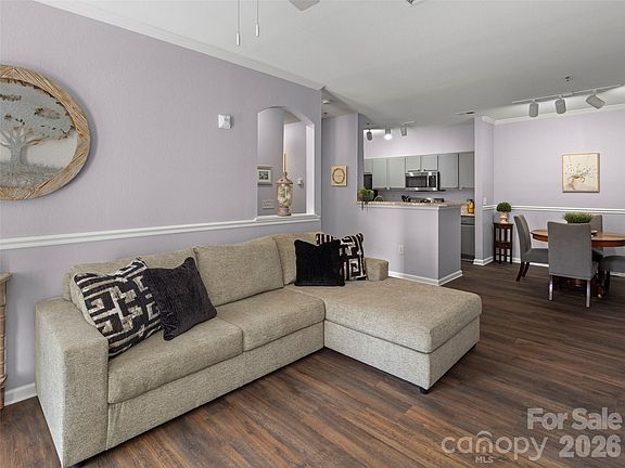 5th image of 900 Vista Lake Dr APT 208