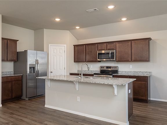 4th image of 2701 Bauer St