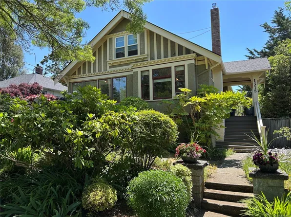 1315 Bond St, Victoria, BC V8S 1C3