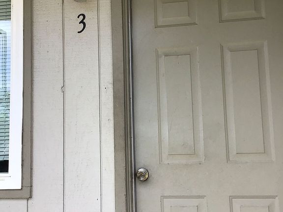 2nd image of 1088 Hedge Ave #3