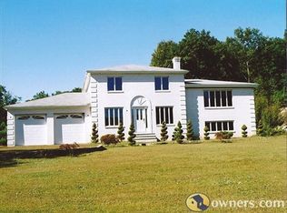 40 Howard Ave, Scituate, RI 02831