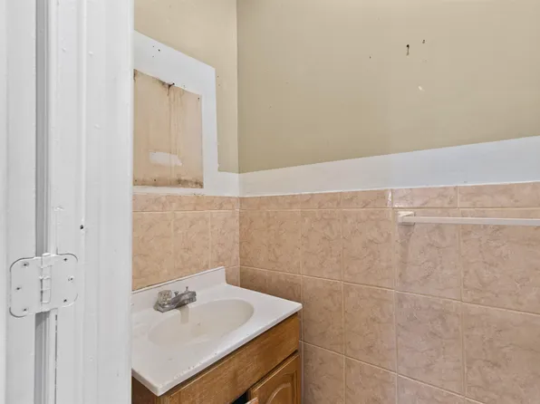 78 Linden Avenue image 22 of 24