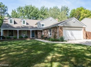345 Berry Dr, Naperville, IL 60540