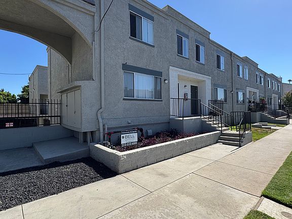 3rd image of 15520 Parthenia St #20