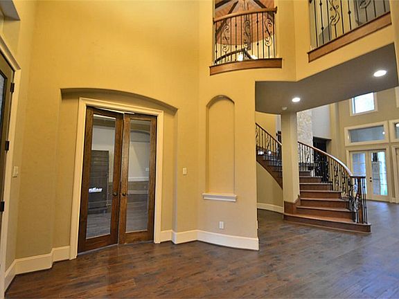 2nd image of 4410 Southhampton Ct