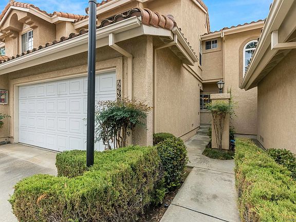 3rd image of 12326 Creekview Dr