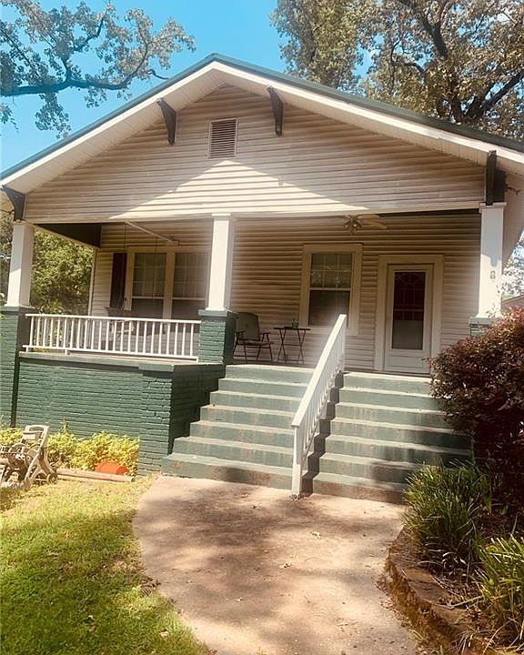 1st image of 1925 Universal Heights Ln