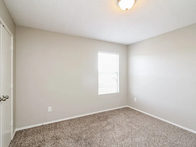 717 Lovern St — Photo 9