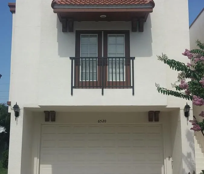 6520 Biscayne Shore Ln — Photo 1