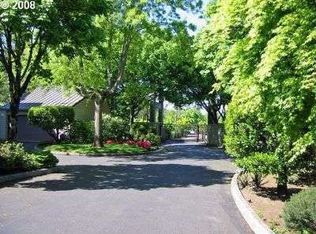 304 SE Spokane St, Portland, OR 97202