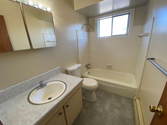 5th image of 1852 30th St SW APT C