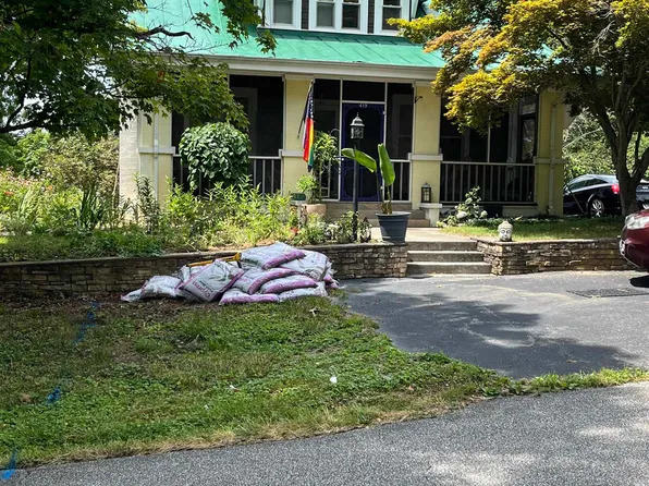 419 3rd St, Radford, VA 24141