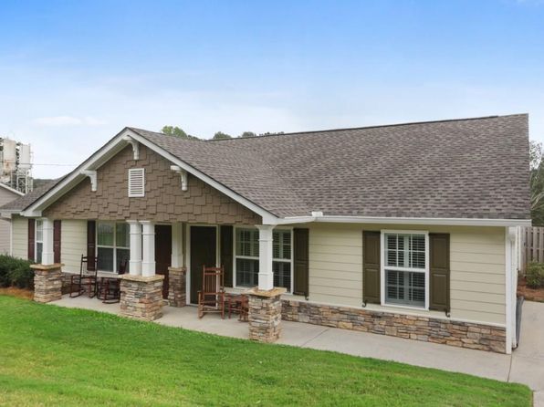 205 Victory Dr, Dallas, GA 30132
