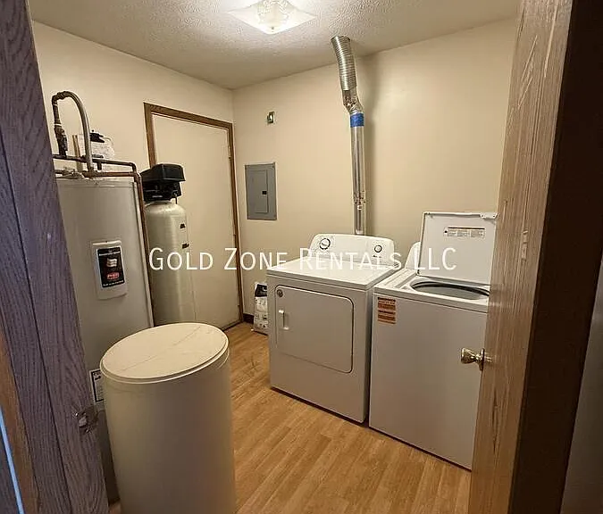 2450 Meloy Rd — Photo 12