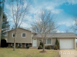 804 S Linden St, Delavan, IL 61734