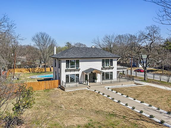 3rd image of 702 Griffith Ave