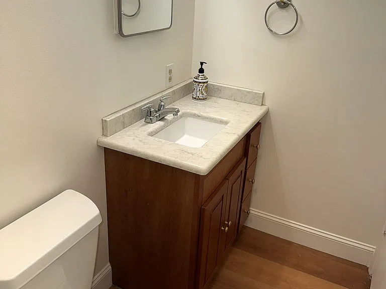 33 Russell Ave — Photo 35