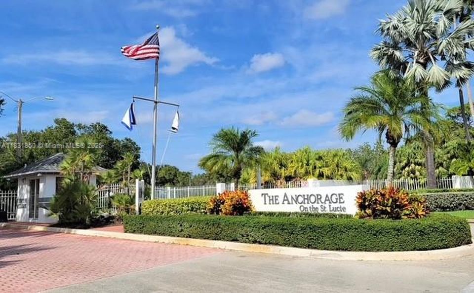 2508 SE Anchorage Cv #1, Pt Saint Lucie, FL