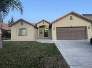 864 Claremont Ave, Sanger, CA 93657