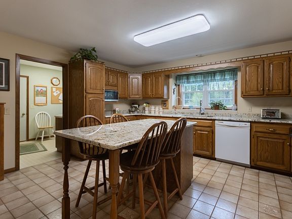 5th image of 127150 Twins Ln