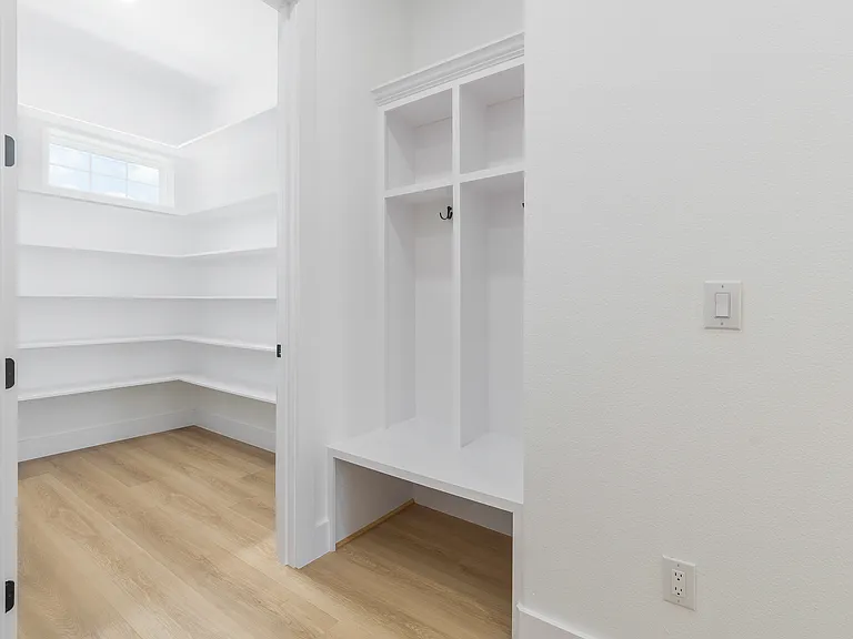 1001 Henry Way — Photo 16