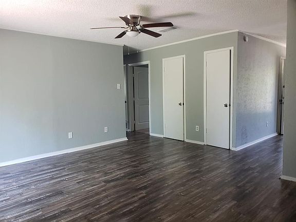 3rd image of 409 Dogwood Ln