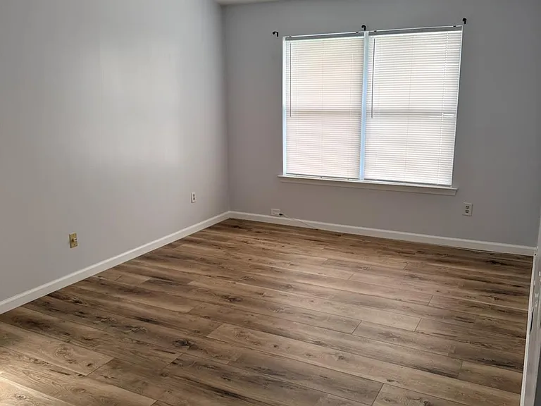 343 Ventnor Ct — Photo 18