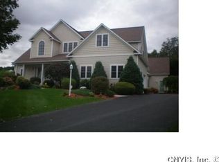 5135 Greenbank Dr, Jamesville, NY 13078