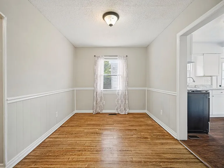 539 Austin St — Photo 10