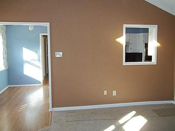 4th image of 1203 Oak Timber Dr