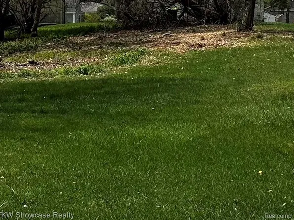 0 Tamson St, West Bloomfield, MI 48324