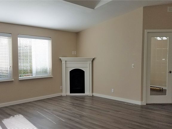 3rd image of 1819 Hollyhock Ln SE #27