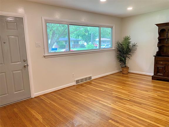 2nd image of 2903 Lesmer Ct