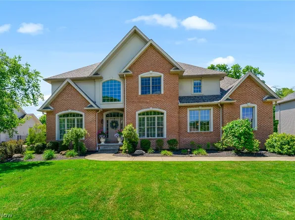1325 Fox Den Trl, Canfield, OH 44406