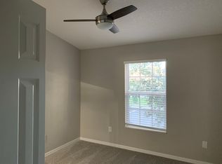 1327 Lyonshire Dr, Zephyrhills, FL 33543