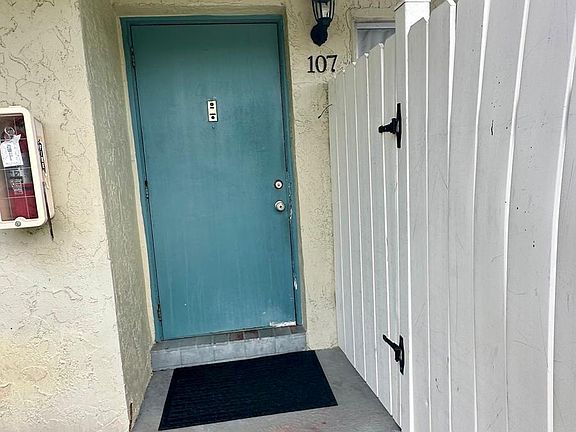 4th image of 3000 NW 5th Terrace #107