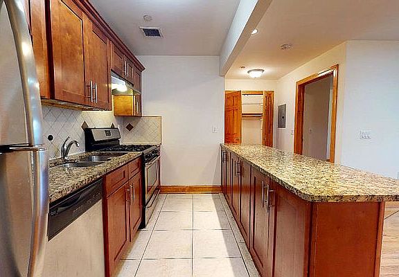 3rd image of 135-23 82nd Ave #1R