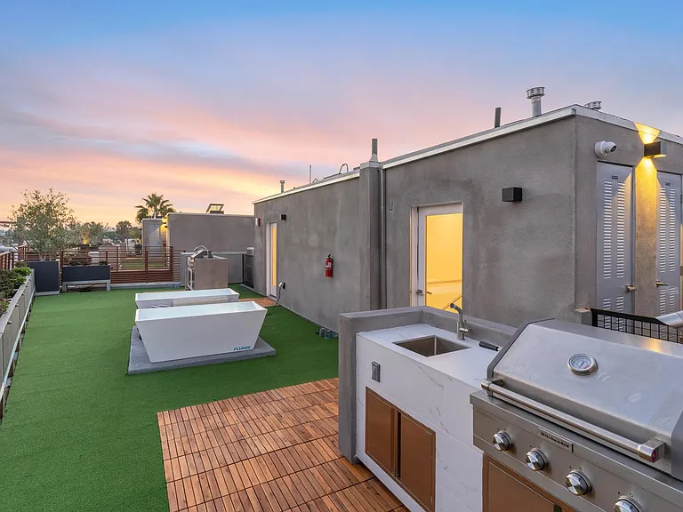 916 Westbourne Dr #407 — Photo 48