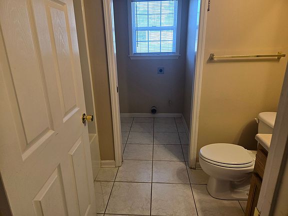 5th image of 1020B W Gordon St