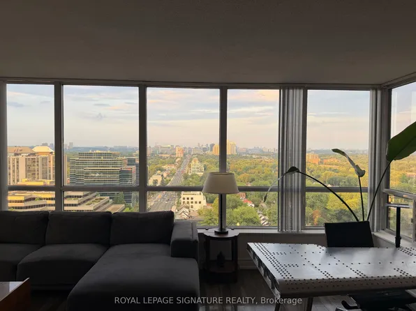 33 Sheppard Ave E #2210, Toronto, ON M2N 7K1