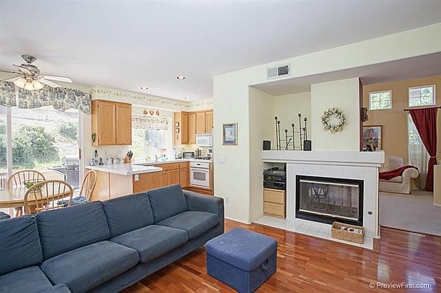 1st image of 407 Peachtree Ct