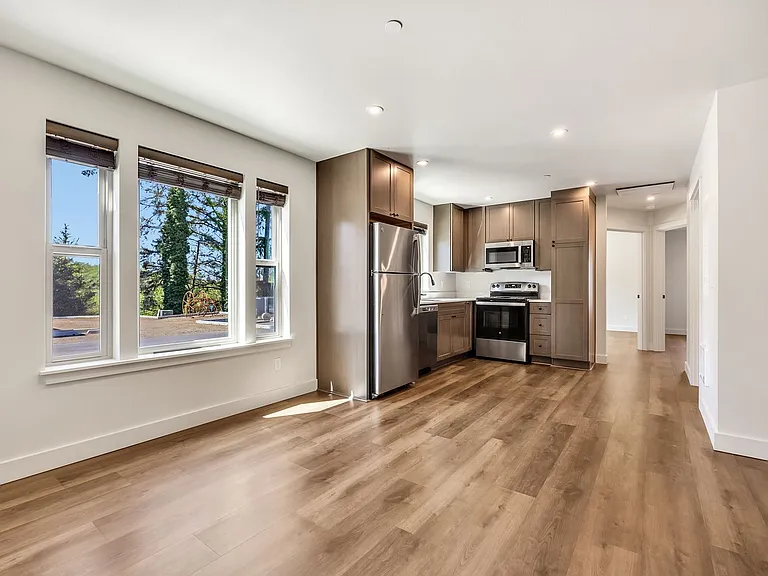 Jetty Stone Apartments — Photo 9