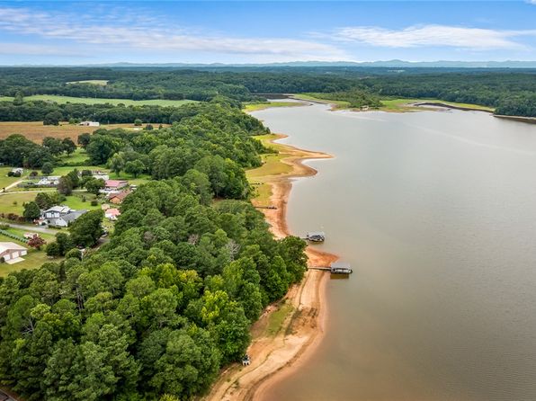 3400 Old Dobbins Bridge Rd, Fair Play, SC 29643
