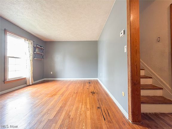 4th image of 1664 Douglas Rd