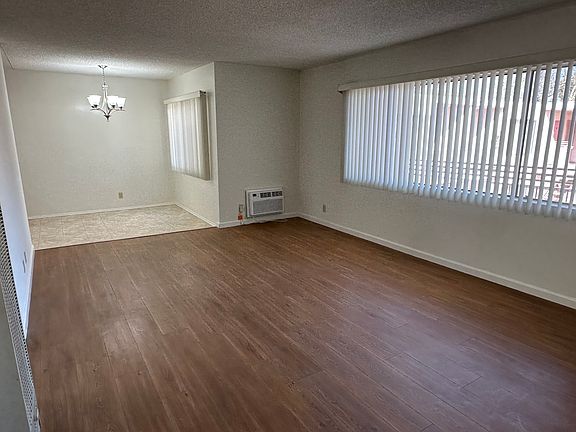 3rd image of 1009 N Hayworth Ave APT 16