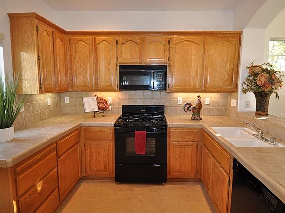 2nd image of 701 Cascara Dr
